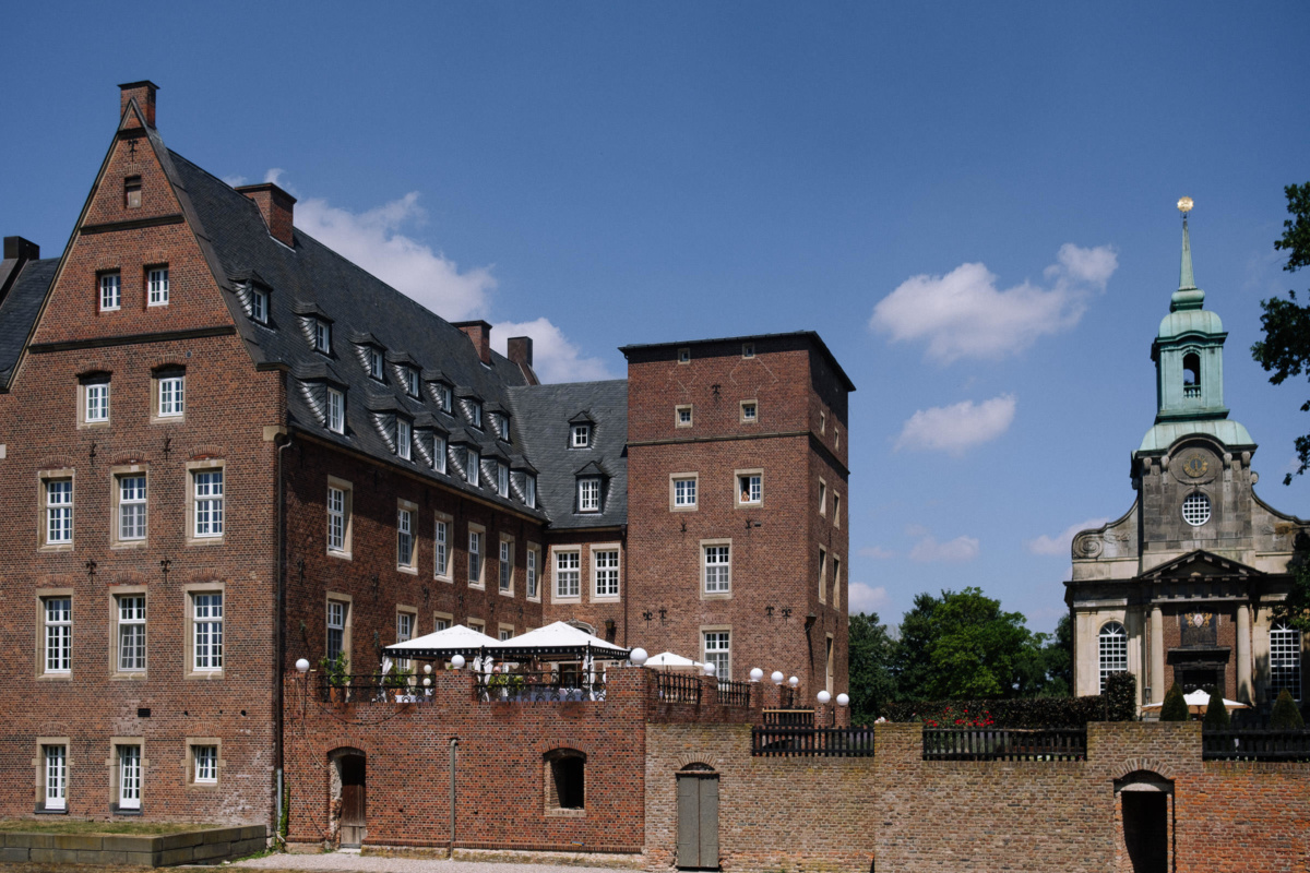 Vintage-Hochzeit: Ansicht von Schloss Diersfordt